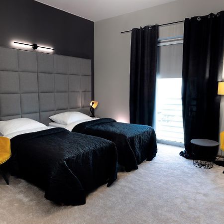 Hotel Absolwent Gostyń 外观 照片
