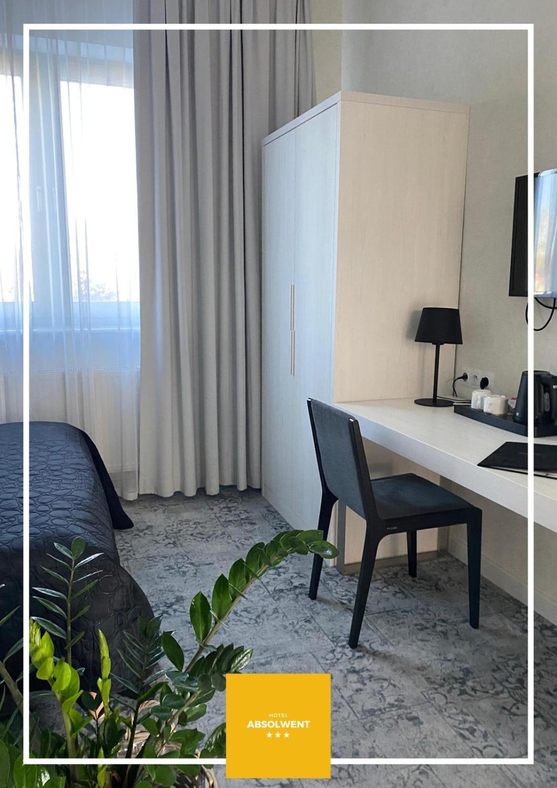 Hotel Absolwent Gostyń 外观 照片