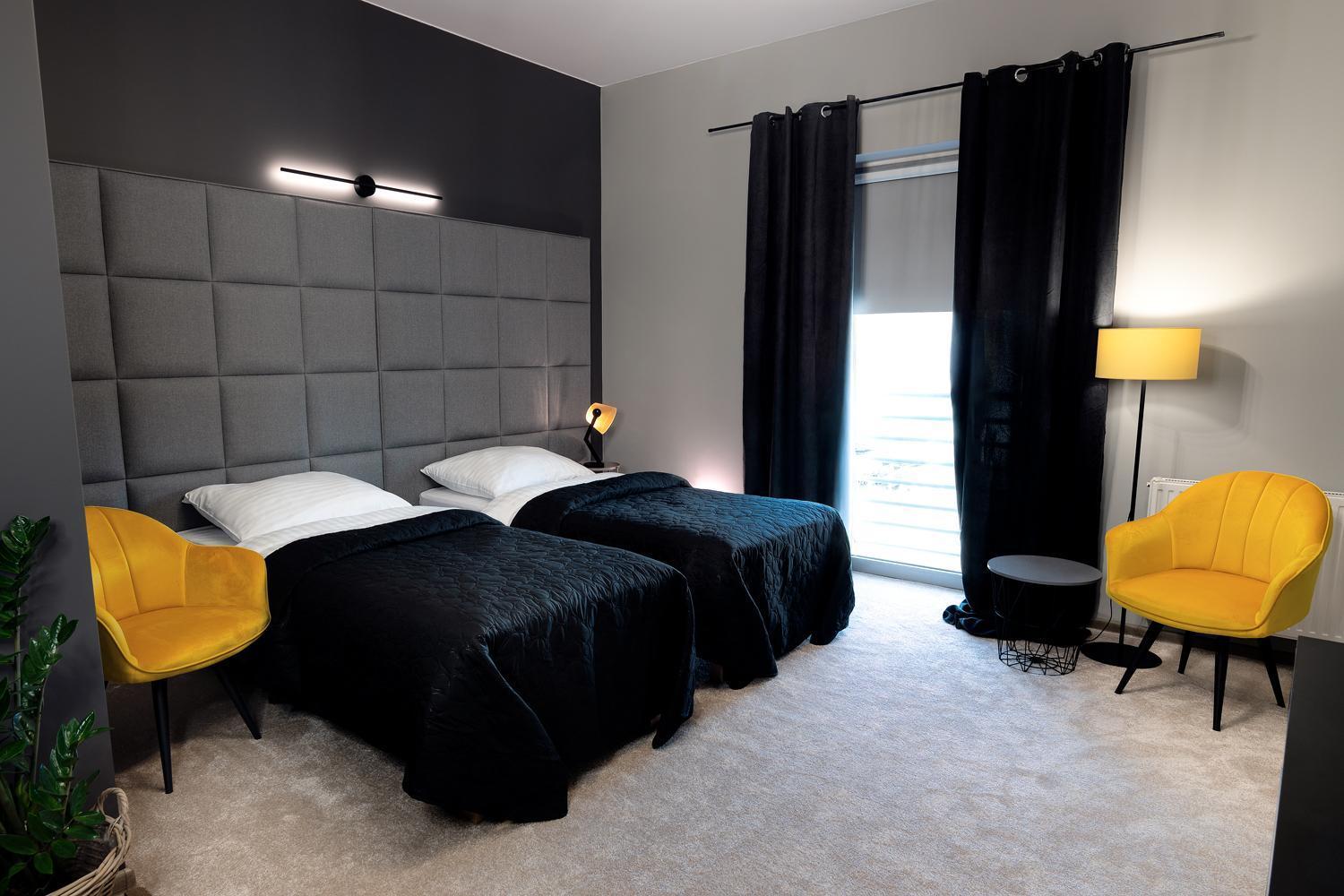Hotel Absolwent Gostyń 外观 照片