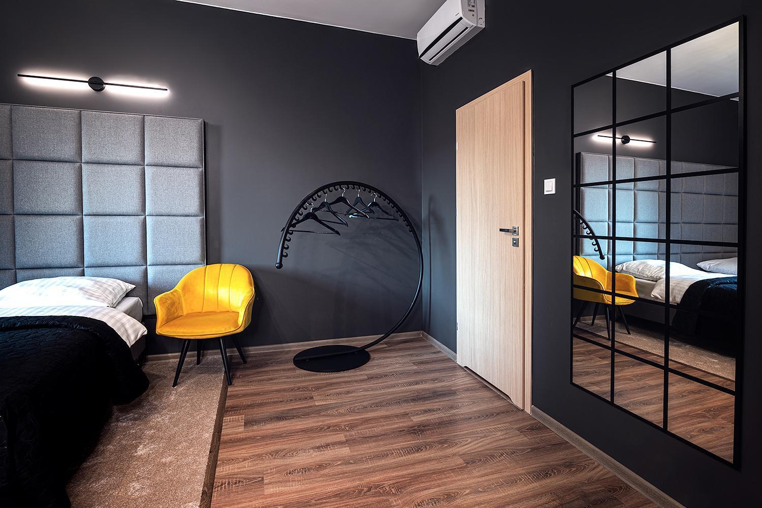 Hotel Absolwent Gostyń 外观 照片