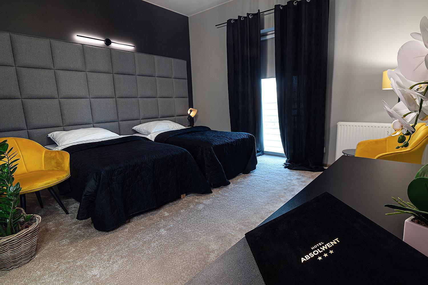 Hotel Absolwent Gostyń 外观 照片