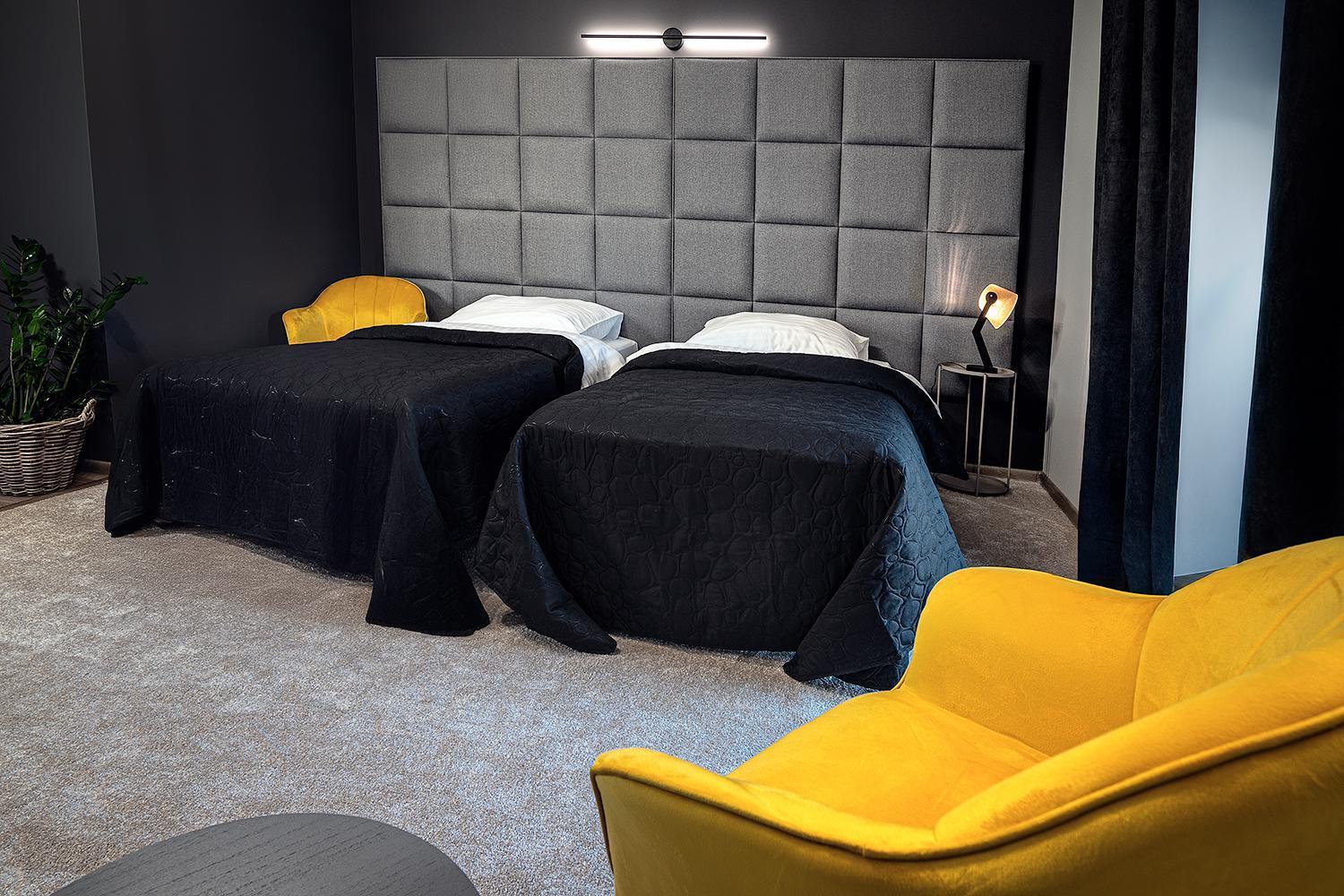 Hotel Absolwent Gostyń 外观 照片
