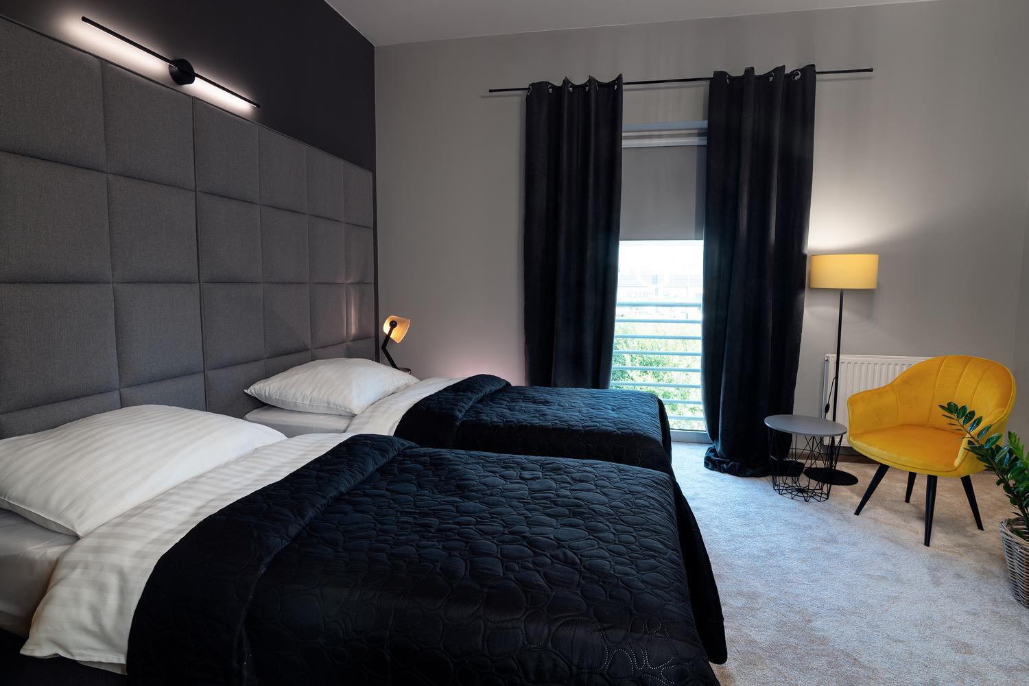 Hotel Absolwent Gostyń 外观 照片