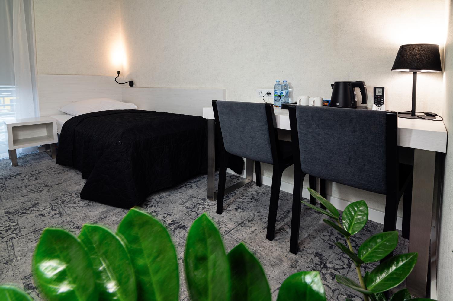 Hotel Absolwent Gostyń 外观 照片