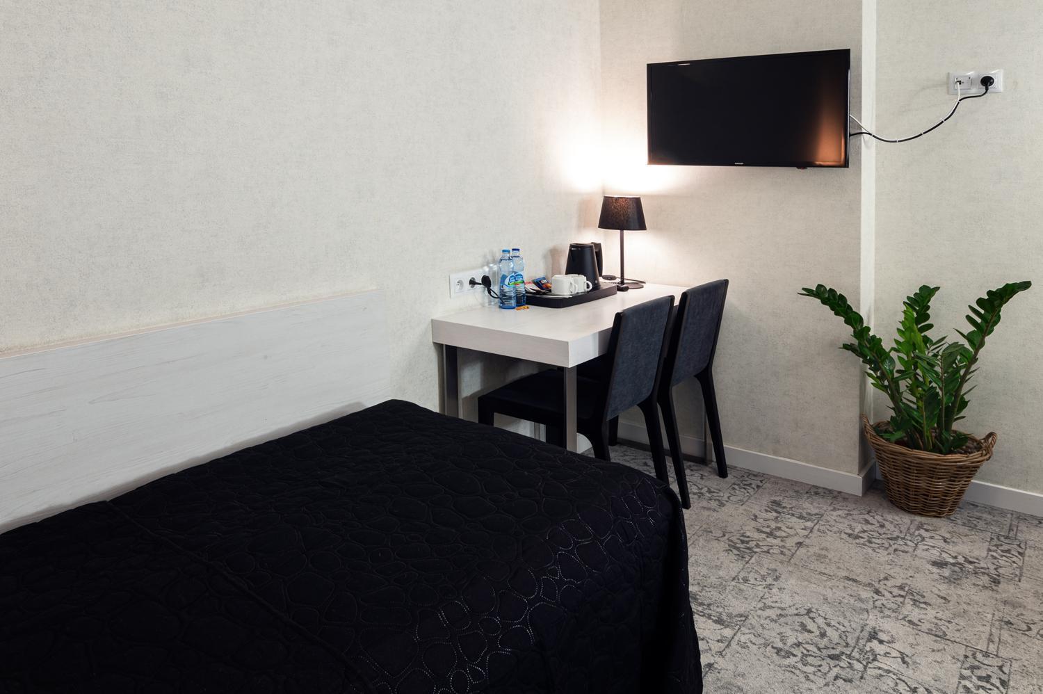 Hotel Absolwent Gostyń 外观 照片