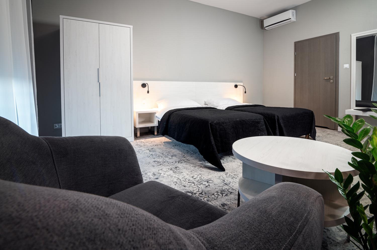 Hotel Absolwent Gostyń 外观 照片