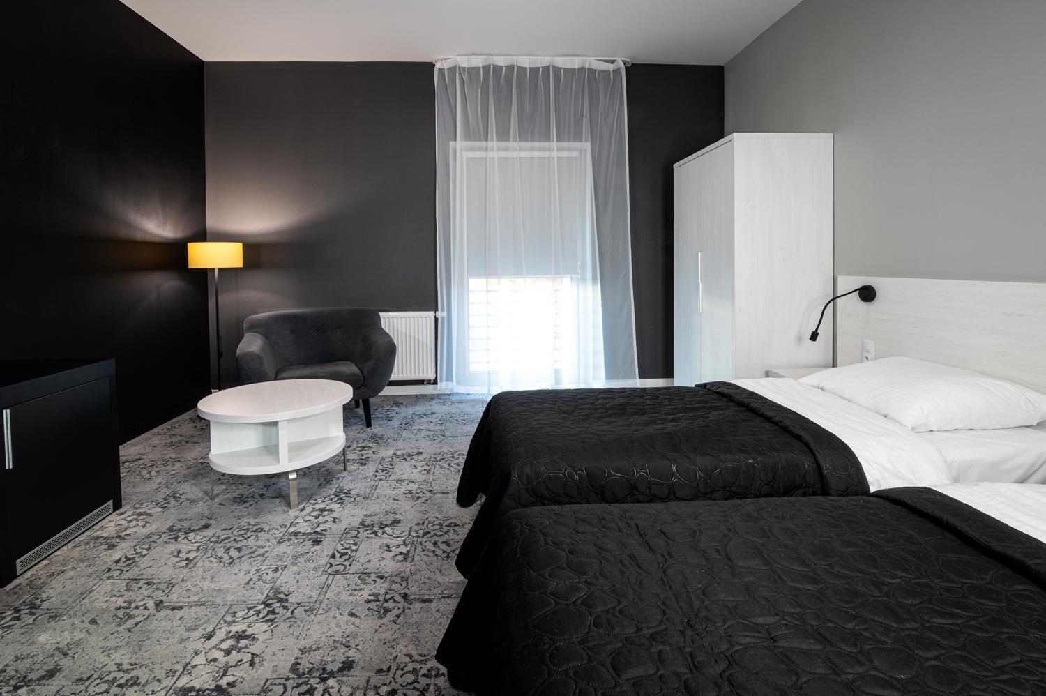 Hotel Absolwent Gostyń 外观 照片