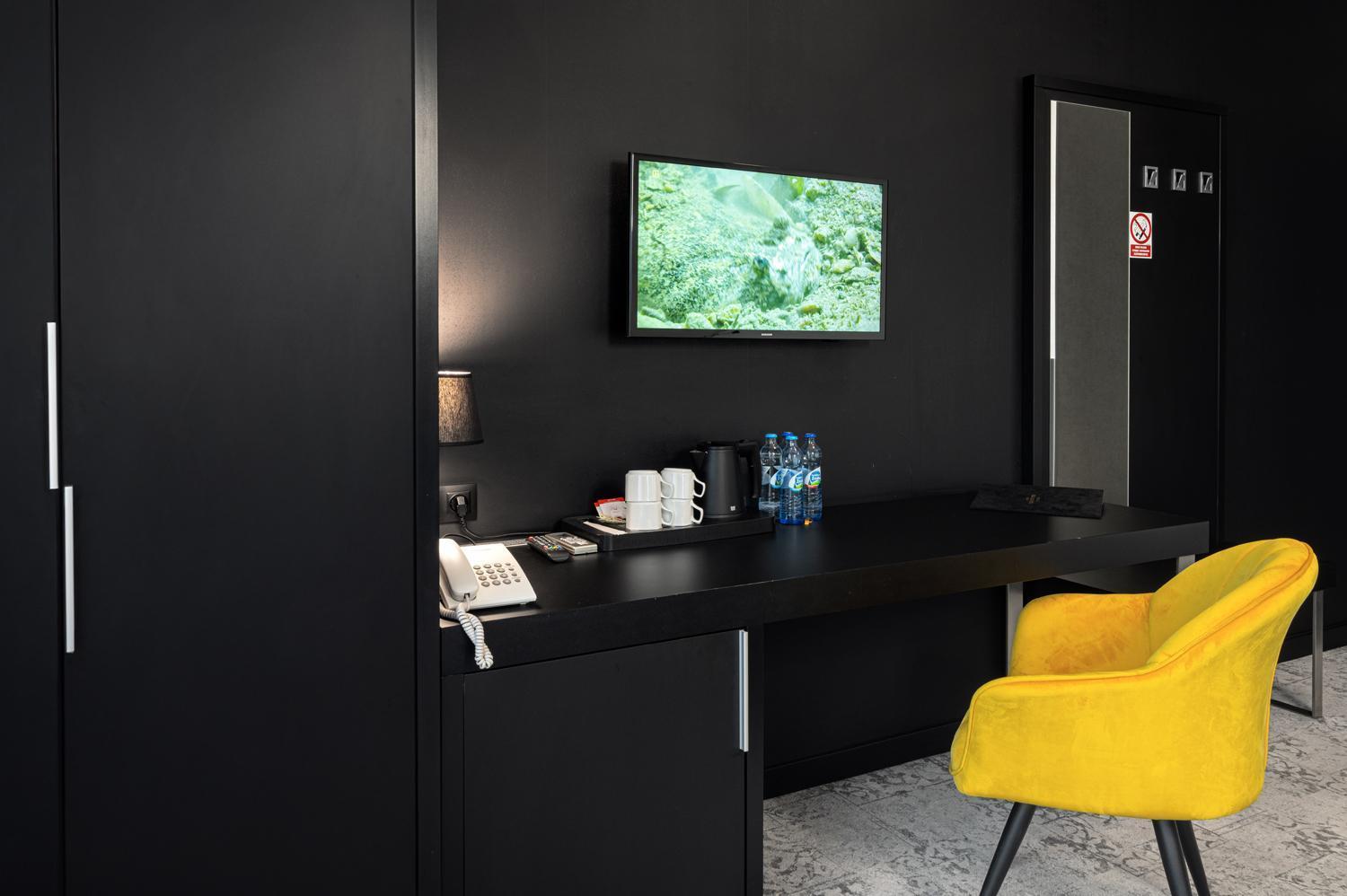Hotel Absolwent Gostyń 外观 照片