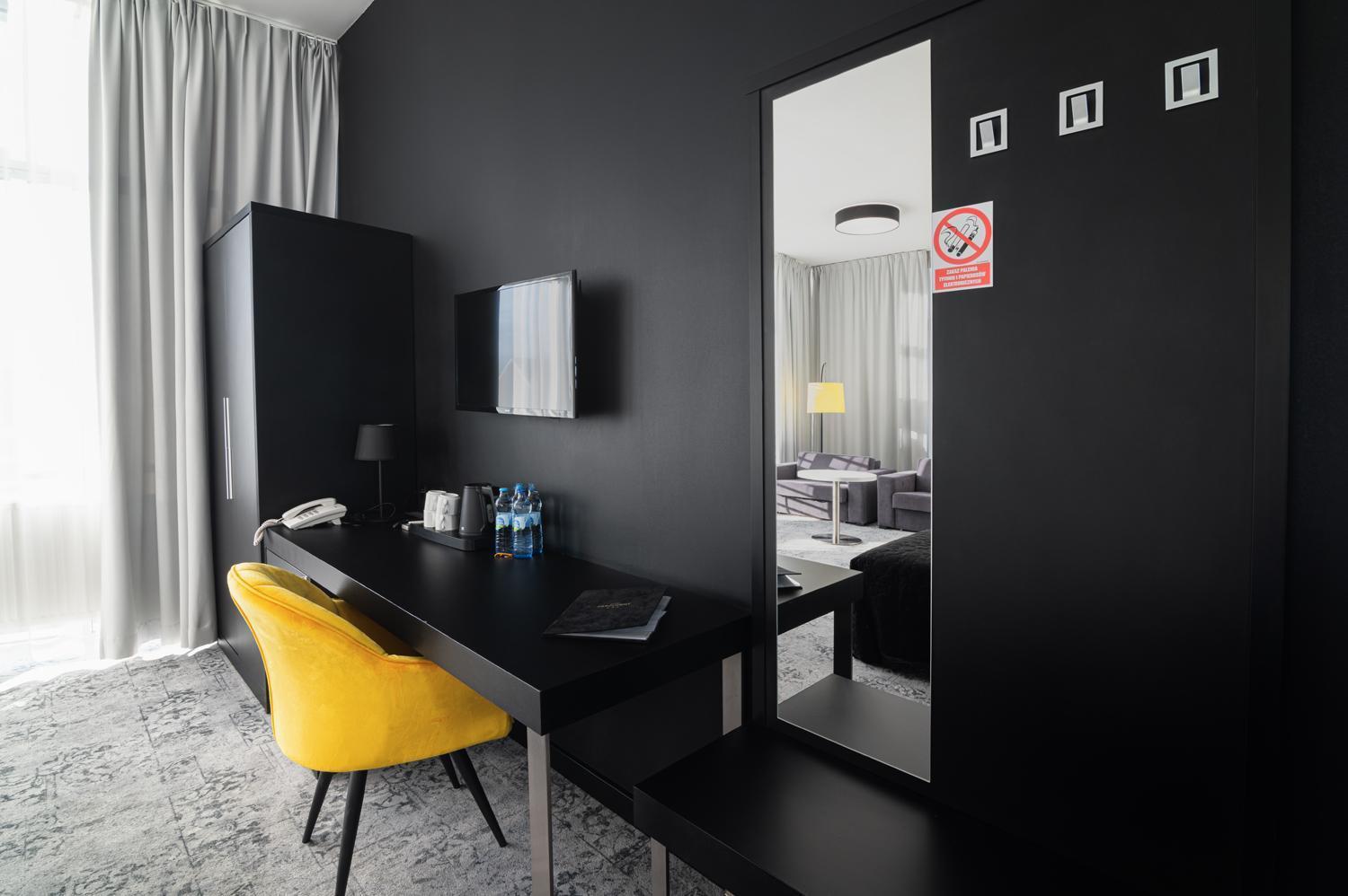 Hotel Absolwent Gostyń 外观 照片