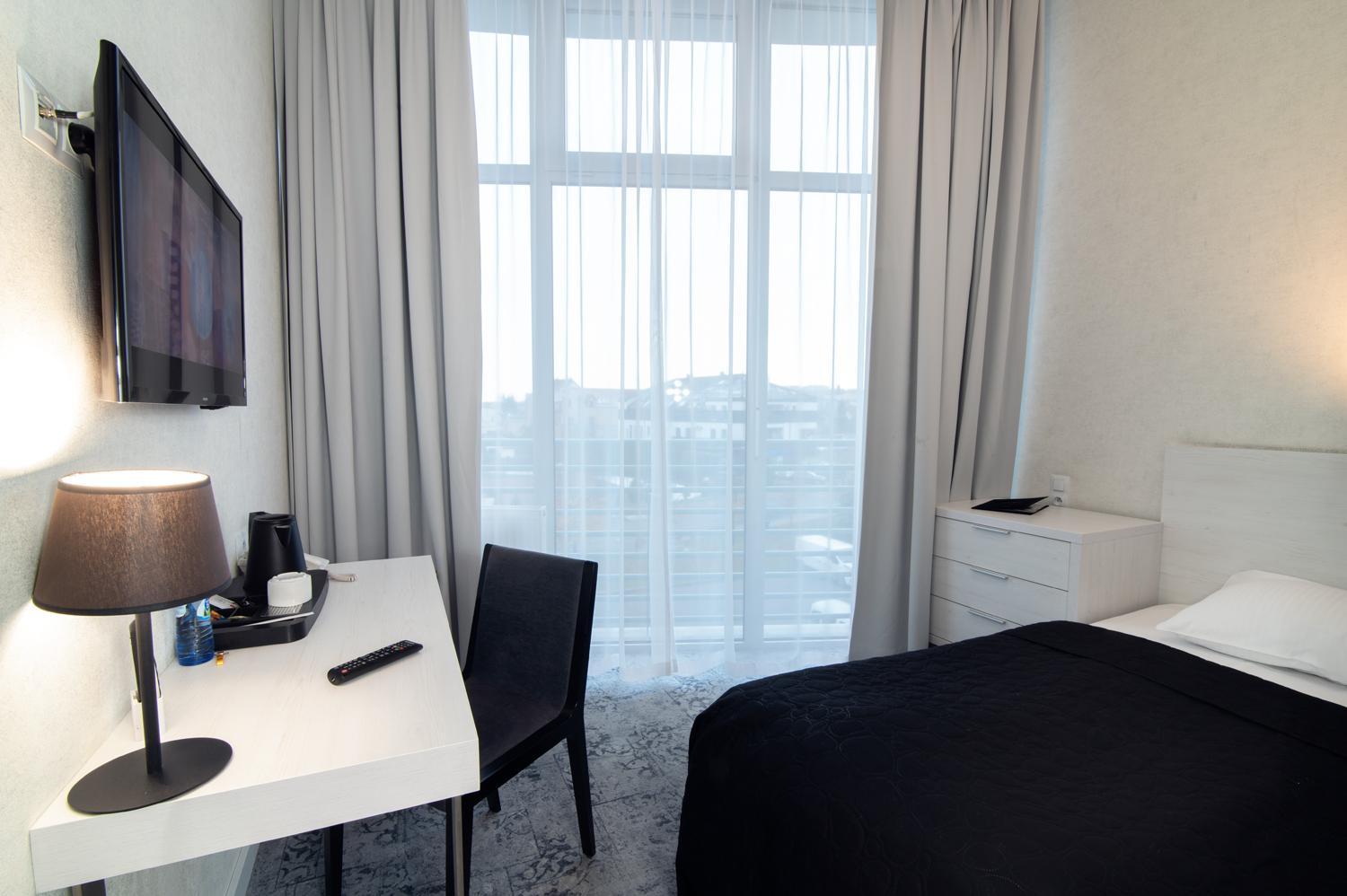 Hotel Absolwent Gostyń 外观 照片
