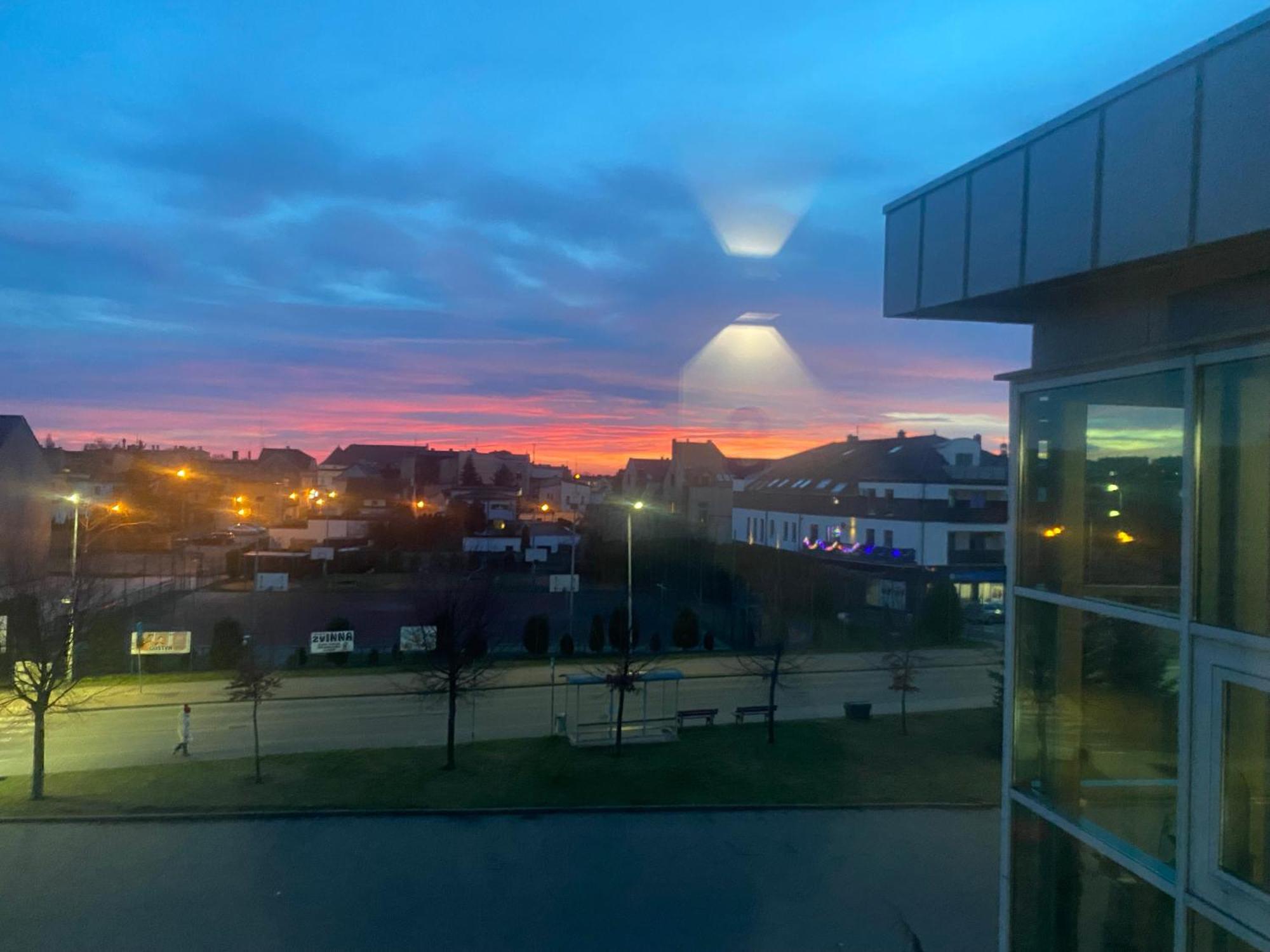 Hotel Absolwent Gostyń 外观 照片